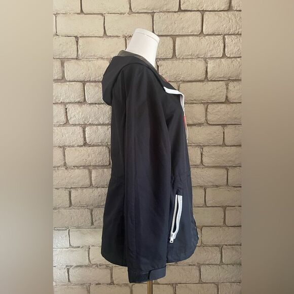 Vince Camuto Women’s Black Raincoat with White Zippers - Picture 4 of 10